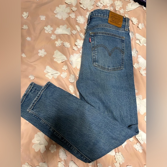 Levi’s wedgie jeans - Picture 2 of 6